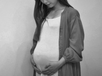 「妊娠中、帰宅ラッシュの電車で立っていた私。途中で空いた1つの席を、近くにいた若いカップルが確保して...」（愛知県・30代女性）
