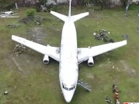 いったいなぜこんなところに？バリ島の採石場に放棄された飛行機「ボーイング737」の謎