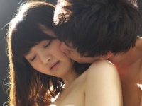 やわらかくて気持ちいい……触ると安心する「妻のカラダのパーツ」TOP3
