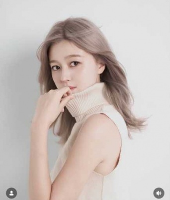 Instagram:久住小春(@koharu_kusumi.official)より