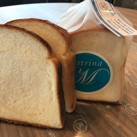 『山田錦のパンドミ食パン』345円