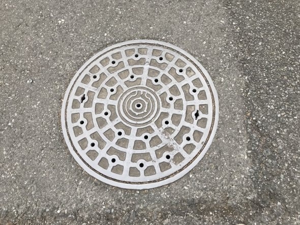 神奈川県庁にあった東京都下水道局のマンホール(19年2月23日、Jタウンネット撮影)