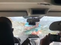 レストラン経営者が苦情を訴えた観光客に激怒。車に飛び乗りフロントガラスをたたき割る（アルバニア共和国）
