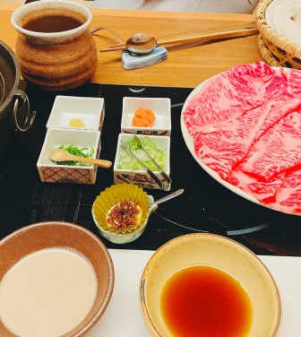 しゃぶしゃぶチェーン店で『43人発症・3人入院』　『ノロウイルス』集団食中毒　「調理スタッフ5人」からもウイルス検出…