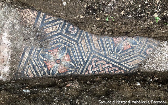 ブドウ畑の下から古代ローマ時代の見事なモザイク床が出現！（イタリア）