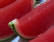 スイカなのに、ぷるぷる食感！？　不思議な〝種なしスイカ〟に4.4万人興奮「すっすげ」「おもしろーい！」