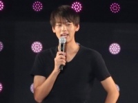 竹内涼真、抜群のスタイルで2度目の登場にファン大熱狂！