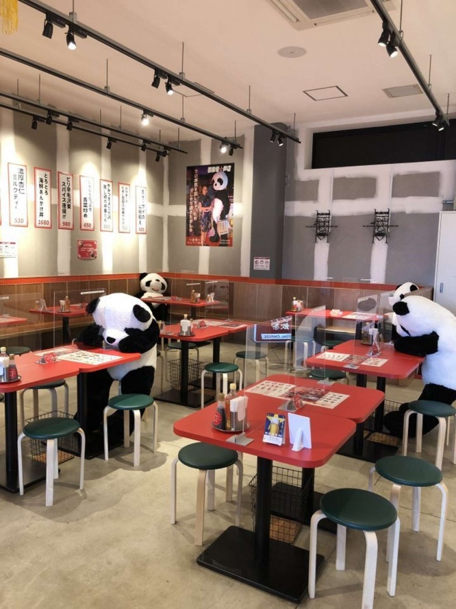 店内には全部で10体のパンダ（画像はTRANSIT GENERAL OFFICE提供）