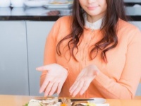夫を驚愕させた「妻の手料理」4選　「●色のカレー」「トルコ料理のクスクス」ほか