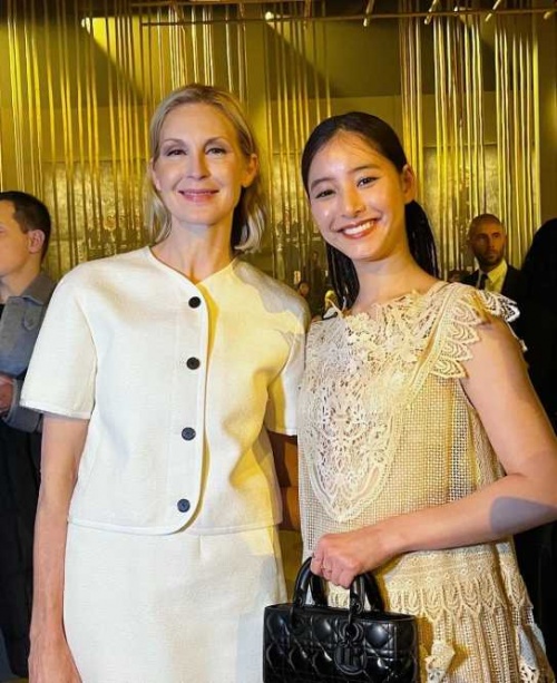 新木優子、DIOR のショー参加で豪華すぎる2ショット公開「写真撮れる世界線羨ましすぎる」（DailyNewsOnline）｜ｄメニューニュース（NTTドコモ）