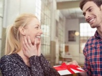 遊びの女にはしないけど……。オトコが本命彼女にだけすること6つ！