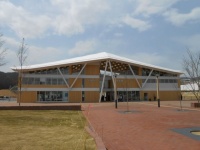 営業を再開した女川駅（Mutimaroさん撮影、Wikimedia Commmonsより）
