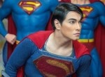 ２３回整形してスーパーマンになった男。２４回目にして整形を断られる！？