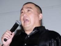 極楽とんぼ・山本圭壱