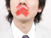 もう～ちょっと黙っててくんないかな!?　「話がつまらない男性」のエピソード・4選