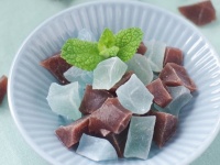 チョコミン党のみんなへ。宝石みたいな〝チョコミン糖〟爆誕しました。　【魔法の琥珀糖】新商品