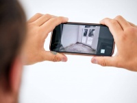 警察が遠隔操作で個人のスマホを覗き見できる法案が可決。民間人の監視が可能に（フランス）