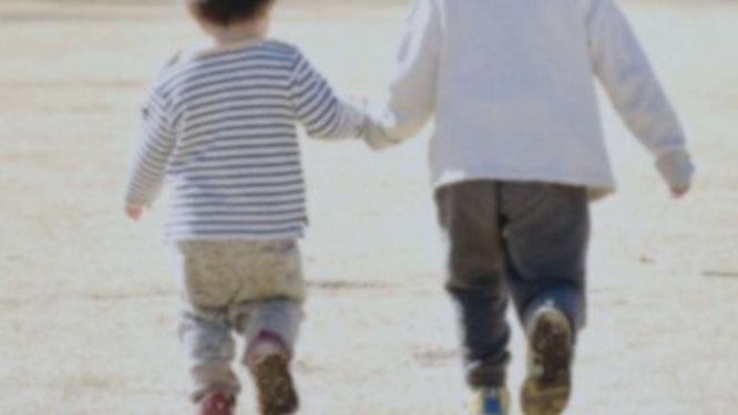 隣のホームへ連れて行ったはずの兄弟が（画像はphotoAC）