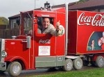スクーターを“コカコーラ・トラック”に改造しちゃったおじいちゃん！