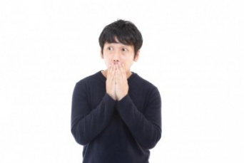 一緒にいるときはやめてくれ……見たらげんなりする「デート中の女子の行動」10