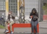 実験！　ベンチに座った他人の距離をいきなり近くしたらどうなるのか？
