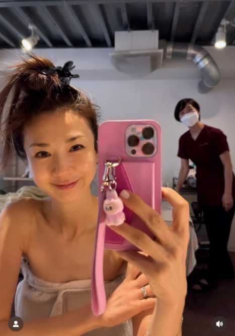 Instagram:ほしのあき(＠akihoshino_official)より