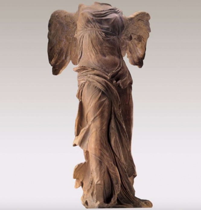 「サモラトケのニケ」（ルーブル彫刻美術館ウェブサイトより）