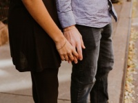 彼が惚れ直すかも！　手を繋ぐベストタイミング7つ