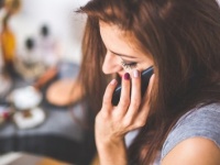 バレたらソッコー破局!?　もし、彼女が元カレと連絡を取り続けていたら、どうする……？