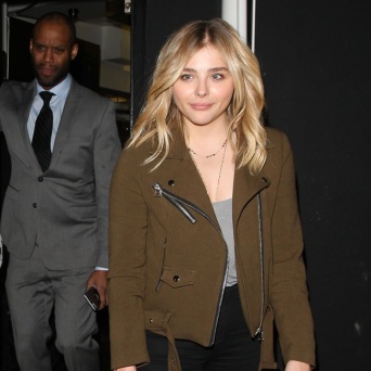 クロエ・グレース・モレッツ、ベッカム長男との交際をついに認める