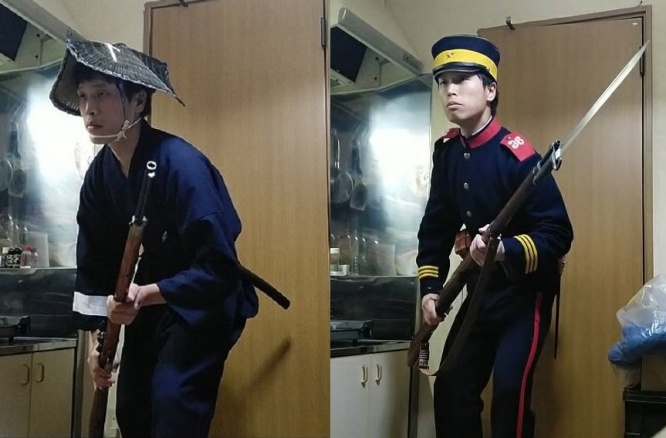 江戸（左）と明治（右）のものを再現した装備（以下、画像はやなぎ（＠kikori0501）さんのツイートより・編集部で加工）