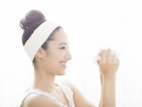 何これめっちゃ便利!!　女性が感動した100均グッズ「鼻の角栓が取れる●●」ほか