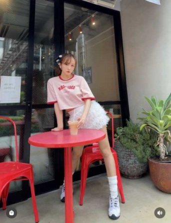 Instagram:板野友美(@tomo.i_0703)より