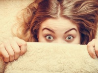 10秒で心を落ち着かせる目を使った感情のハッキング法【ライフハック】