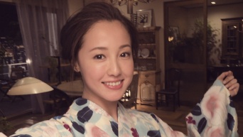 最強美女・沢尻エリカの浴衣セルフィー＆無防備部屋着姿が可愛すぎると話題に