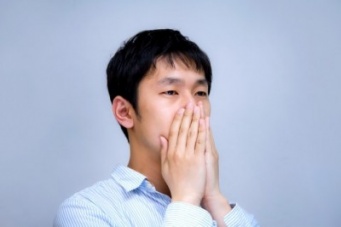 うわ……。「ワキ毛」「鼻毛」「ヒゲ」、男性が一番デートで見たくないのは？