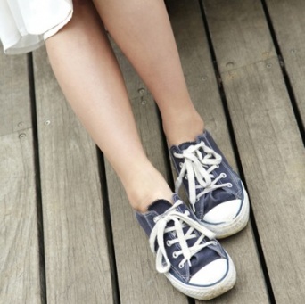 みんな大好き！　今、注目のスニーカーブランドは？　2位⇒New Balance、なんと1位は？