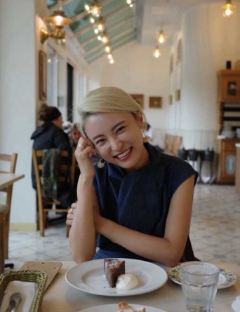 Instagram:小島瑠璃子(@ruriko_kojima)より