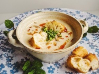 酸味とコクが癖になる！台湾風豆乳スープ「鹹豆漿（シェンドウジャン）」と揚げパンの作り方【ネトメシ】