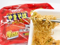 今年も開催！ローソンの増量キャンペーン♪『ペヤング　激辛やきそば　50％以上増量』実食レポ