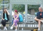 大人は少女たちのイジメを見かけたらどうするのか？