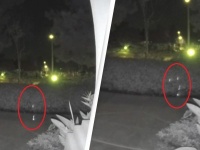 防犯カメラに映り込んだ複数の奇妙な光を放つオーブ。その正体は？