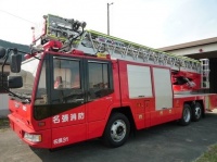出品されたハシゴ車（画像は名張市ホームページより）