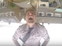 超スリル満点！　360度回転するとんでもない巨大ブランコを作った男www