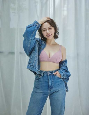 Instagram:村重杏奈(@hktanna4848)より