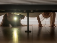 誰もいないはずの子供部屋から不気味な物音が...監視カメラで確認してみたところ犯人は●●！