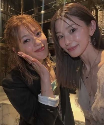 Instagram:朝比奈彩(@asahina_aya)より