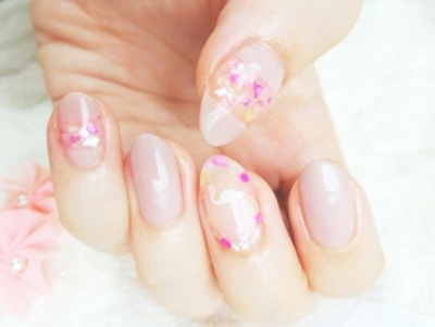 インスタハッシュタグ6000件！　流行「フラミンゴネイル」の作り方