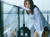 ⒞撮影:柴田フミコ/小林由依2nd写真集『タイトル未定』講談社with事業部