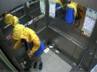 エレベーターの防犯カメラ映像